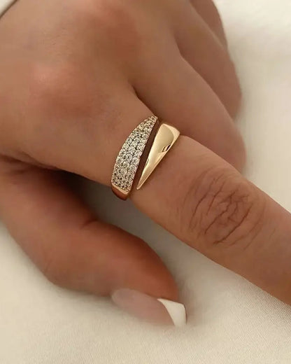 LUCRECIA | ANILLO ELEGANTE CON PIEDRAS PRECIOSAS